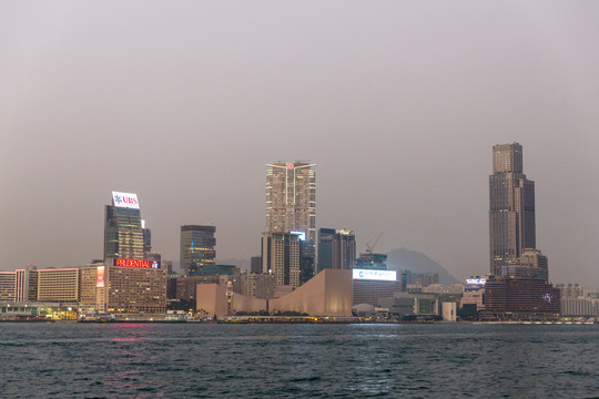 南海明珠，香港的繁华与诗意